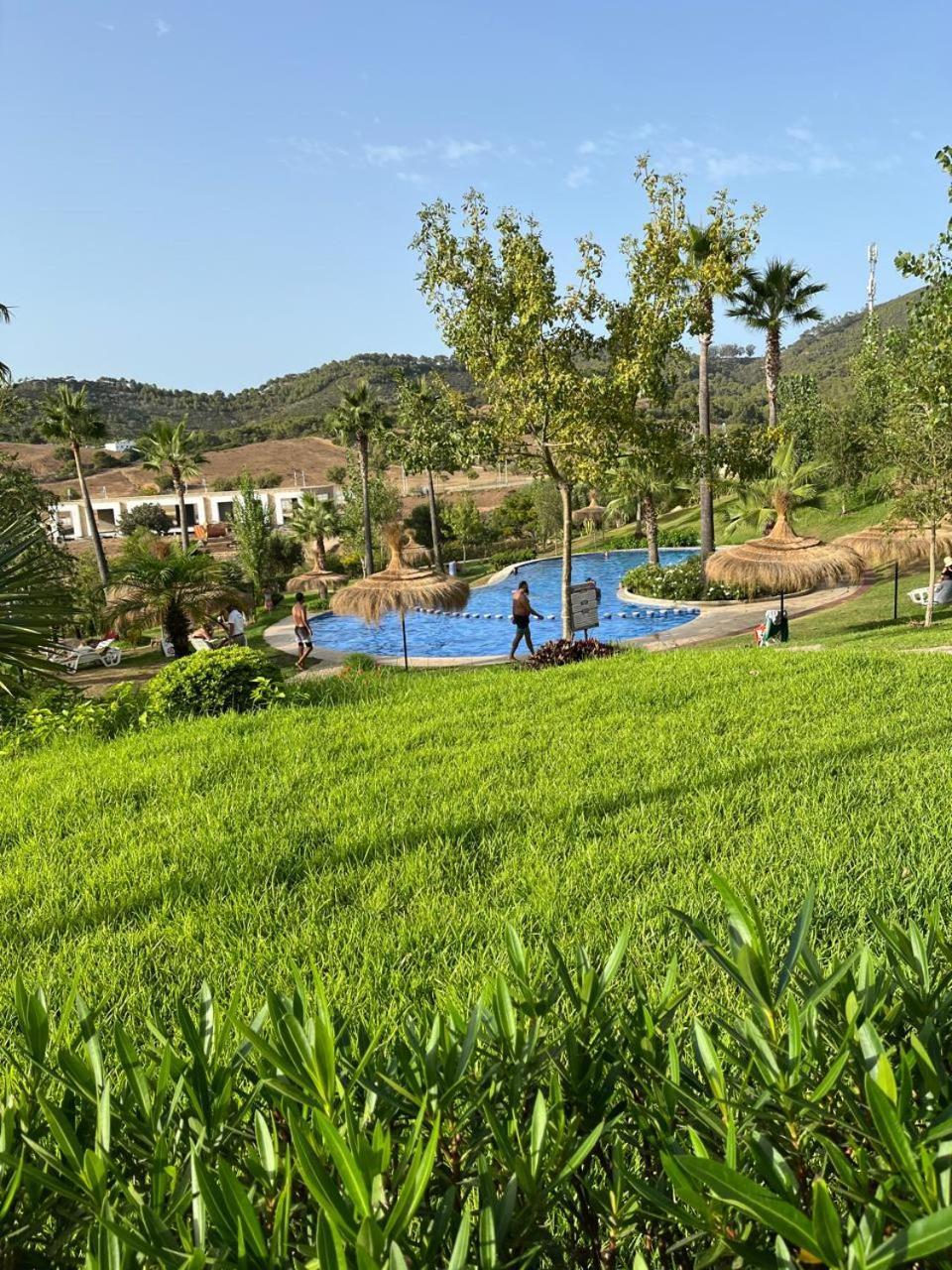 Lilac'S Garden Vue Piscine M'dik Exteriör bild